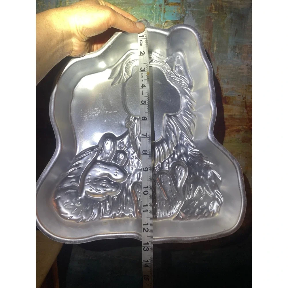 Vintage 1988 Wilton ALF Cake Pan Aluminum 2105-2705 80s Alien Thumbs‎ Up Retro